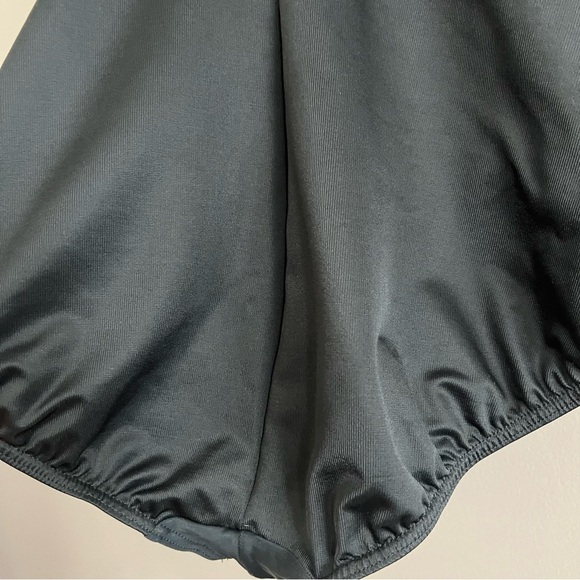 Miraclesuit Silver Shores Temptress 1 Piece Swimsuit Tummy Control Black Sz 18 - Picture 9 of 16